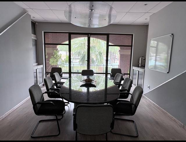 450M² OFFICE FOR SALE IN FOURWAYS